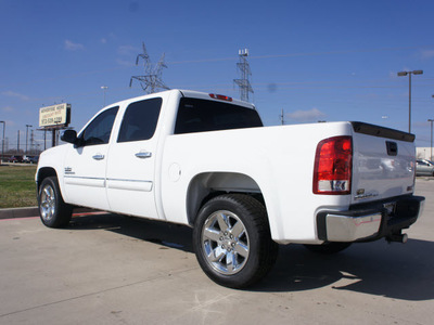 gmc sierra 1500 2013 summit wht sle flex fuel v8 2 wheel drive automatic 75007