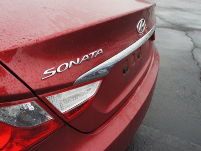 hyundai sonata 2012 red sedan gls gasoline 4 cylinders front wheel drive automatic 19153