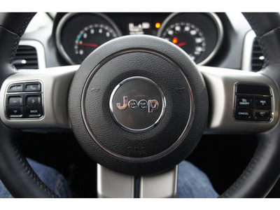 jeep grand cherokee 2011 silver suv laredo gasoline 6 cylinders 2 wheel drive automatic 77515