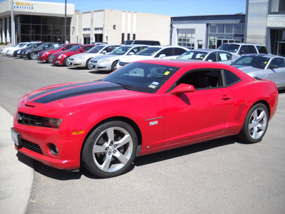 chevrolet camaro 2010 red coupe ss gasoline 8 cylinders rear wheel drive standard 79925