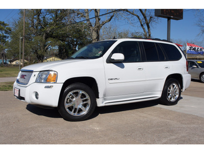 gmc envoy 2006 white suv denali gasoline 8 cylinders rear wheel drive automatic 77515