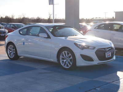 hyundai genesis coupe 2013 white coupe 2 0t premium gasoline 4 cylinders rear wheel drive automatic 77094