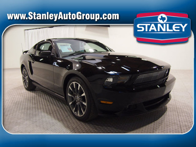 ford mustang 2011 black coupe gt premium gasoline 8 cylinders rear wheel drive automatic 75219