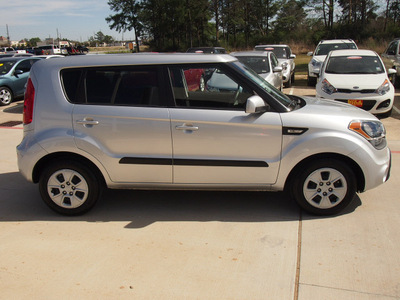 kia soul 2012 silver hatchback gasoline 4 cylinders front wheel drive automatic 77375