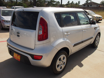 kia soul 2012 silver hatchback gasoline 4 cylinders front wheel drive automatic 77375