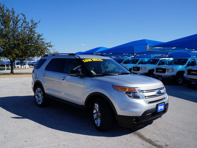 ford explorer 2012 silver suv xlt gasoline 6 cylinders 2 wheel drive shiftable automatic 76206