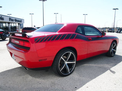 dodge challenger 2011 maroon coupe se flex fuel 6 cylinders rear wheel drive automatic 76011