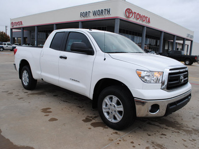 toyota tundra 2012 white grade gasoline 8 cylinders 2 wheel drive automatic 76116