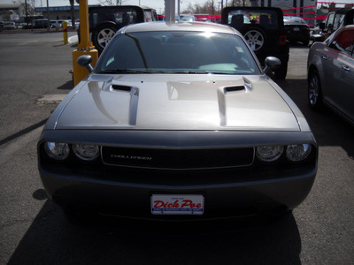 dodge challenger 2011 gray coupe flex fuel 6 cylinders rear wheel drive automatic 79925