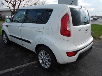 kia soul 2013 white wagon gasoline 4 cylinders front wheel drive not specified 43228