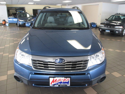 subaru forester 2010 blue wagon 2 5x premium gasoline 4 cylinders all whee drive 5 speed manual 55811