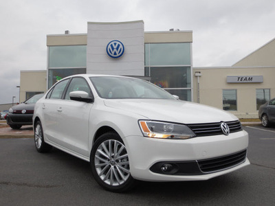 volkswagen jetta 2013 white sedan sel gasoline 5 cylinders front wheel drive 6 speed automatic 46410