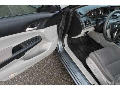 honda accord 2011 dk  gray sedan lx p gasoline 4 cylinders front wheel drive automatic 98632