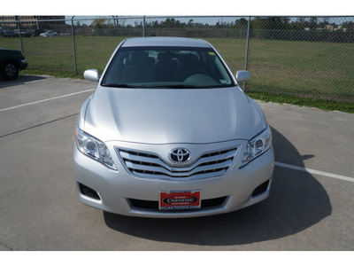 toyota camry 2011 silver sedan se gasoline 4 cylinders front wheel drive automatic 77338