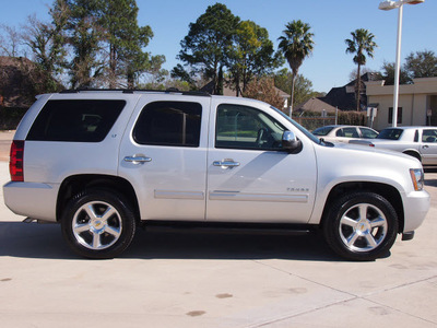 chevrolet tahoe 2010 silver suv lt flex fuel 8 cylinders 2 wheel drive automatic 77043