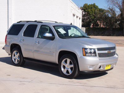 chevrolet tahoe 2010 silver suv lt flex fuel 8 cylinders 2 wheel drive automatic 77043