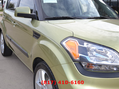 kia soul 2011 green hatchback soul! gasoline 4 cylinders front wheel drive automatic 76051