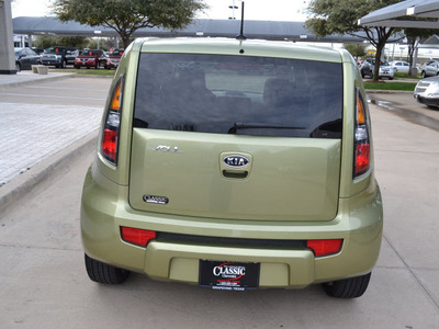 kia soul 2011 green hatchback soul! gasoline 4 cylinders front wheel drive automatic 76051