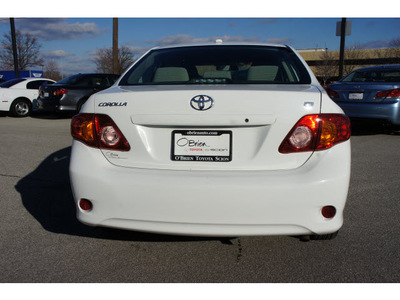 toyota corolla 2010 white sedan le gasoline 4 cylinders front wheel drive automatic 46219