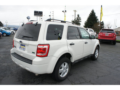 ford escape 2012 white suv xlt flex fuel 6 cylinders all whee drive automatic 98632