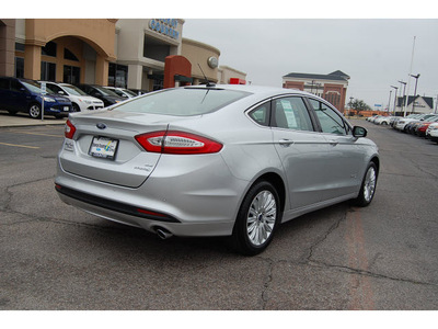 ford fusion hybrid 2013 silver sedan se hybrid 4 cylinders front wheel drive cont  variable trans  77642