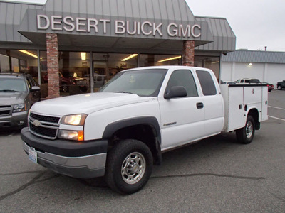 chevrolet silverado 2500hd 2005 white pickup truck ls 8 cylinders automatic with overdrive 99336