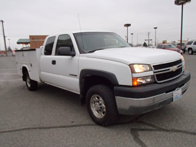 chevrolet silverado 2500hd 2005 white pickup truck ls 8 cylinders automatic with overdrive 99336