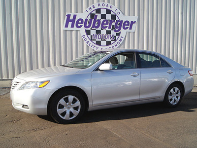 toyota camry 2009 classic silver sedan le gasoline 4 cylinders front wheel drive automatic 80905