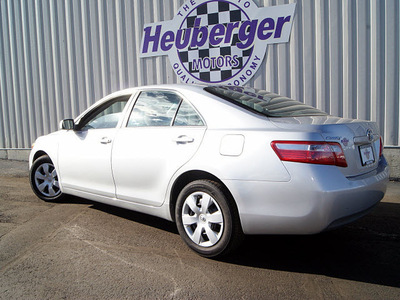 toyota camry 2009 classic silver sedan le gasoline 4 cylinders front wheel drive automatic 80905