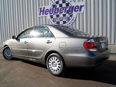 toyota camry 2006 phantom gray sedan xle gasoline 4 cylinders front wheel drive automatic 80905