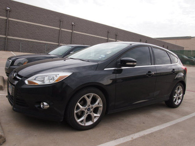 ford focus 2012 black hatchback sel flex fuel 4 cylinders front wheel drive automatic 76011