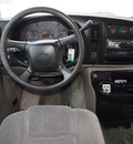 chevrolet g1500 2001 gray van 6 cylinders automatic 76011