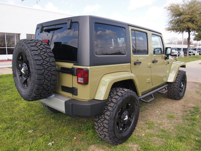 jeep wrangler unlimited 2013 green suv sahara gasoline 6 cylinders 4 wheel drive automatic 75067