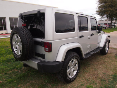 jeep wrangler unlimited 2012 silver suv sahara gasoline 6 cylinders 4 wheel drive automatic 75067