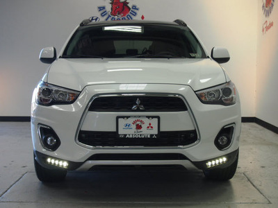 mitsubishi outlander sport 2013 off white se gasoline 4 cylinders front wheel drive automatic 75150