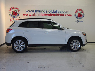 mitsubishi outlander sport 2013 off white se gasoline 4 cylinders front wheel drive automatic 75150
