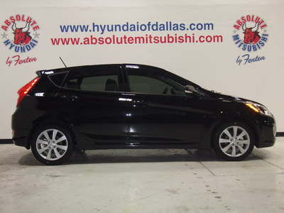 hyundai accent 2013 black hatchback se gasoline 4 cylinders front wheel drive automatic 75150