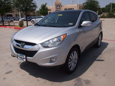 hyundai tucson 2013 diamond silver suv limited gasoline 4 cylinders front wheel drive shiftable automatic 75070