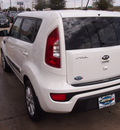 kia soul 2013 white soul! gasoline 4 cylinders front wheel drive automatic 75070