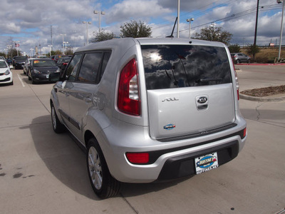 kia soul 2013 silver wagon wgn gasoline 4 cylinders front wheel drive automatic 75070