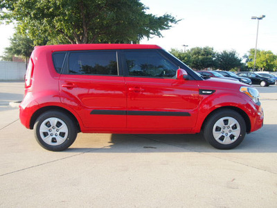 kia soul 2013 red gasoline 4 cylinders front wheel drive automatic 75150