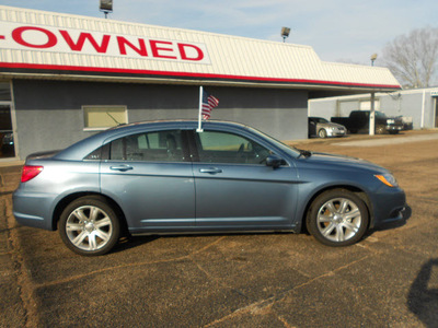 chrysler 200 2011 lt  blue sedan touring gasoline 4 cylinders front wheel drive automatic 75901