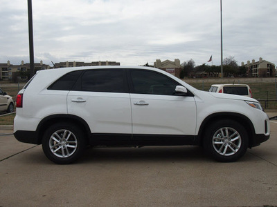 kia sorento 2014 white lx gasoline 4 cylinders front wheel drive automatic 75150