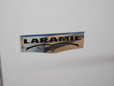 ram 1500 2013 white laramie gasoline 8 cylinders 4 wheel drive automatic 75067