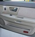 ford taurus 2002 beige sedan se gasoline 6 cylinders front wheel drive automatic 75110