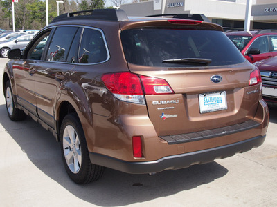 subaru outback 2013 beige wagon 2 5i premium gasoline 4 cylinders all whee drive cont  variable trans  77090
