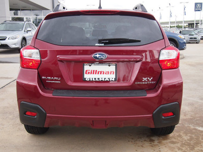 subaru xv crosstrek 2013 red 2 0i premium gasoline 4 cylinders all whee drive cont  variable trans  77090