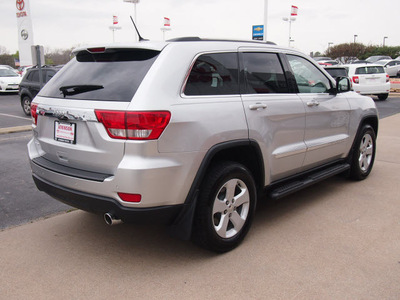 jeep grand cherokee 2012 silver suv laredo gasoline 6 cylinders 2 wheel drive automatic with overdrive 77802