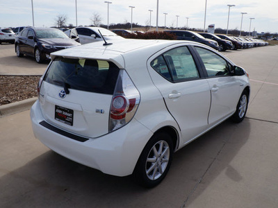 toyota prius c 2012 white hatchback three hybrid 4 cylinders front wheel drive automatic 76049