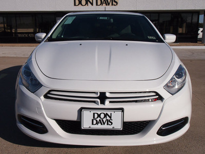 dodge dart 2013 white sedan sxt gasoline 4 cylinders front wheel drive 6 speed manual 76011